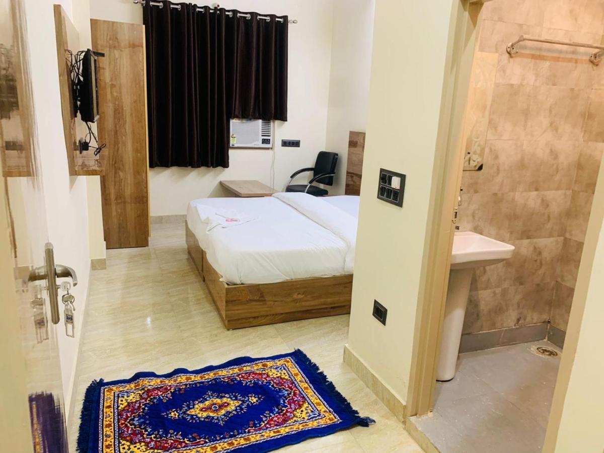 Hotel Shri Ram Új-Delhi Kültér fotó